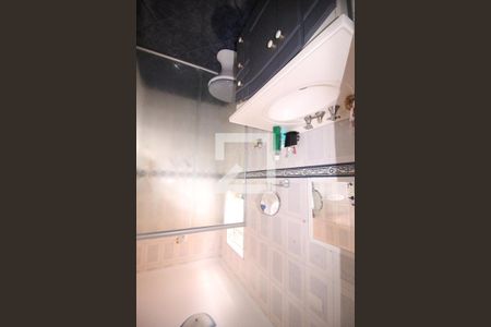 Casa à venda com 276m², 3 quartos e 2 vagasBanheiro da Suíte