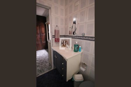 Casa à venda com 276m², 3 quartos e 2 vagasBanheiro da Suíte