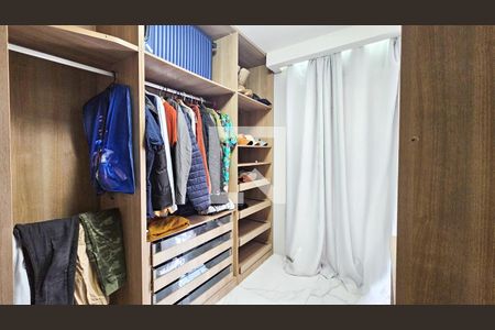 Casa à venda com 250m², 4 quartos e 2 vagasCloset do quarto 3