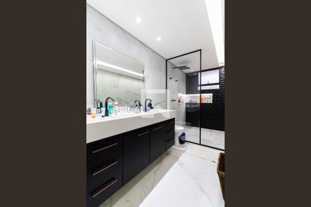 Casa à venda com 250m², 4 quartos e 2 vagasBanheiro do Quarto 2