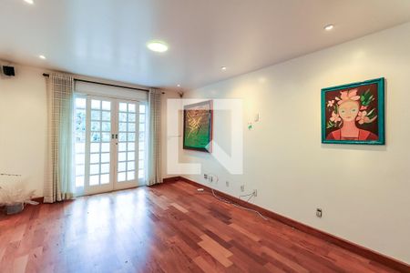 Sala de casa à venda com 2 quartos, 270m² em Paraíso do Morumbi, São Paulo