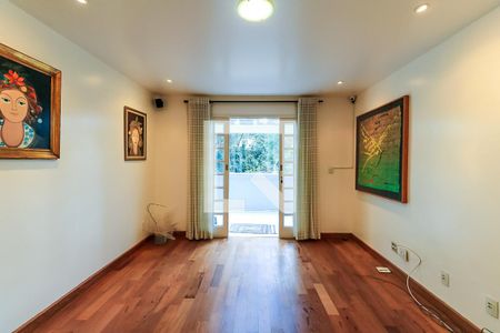 Sala de casa à venda com 2 quartos, 270m² em Paraíso do Morumbi, São Paulo
