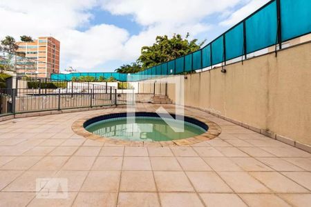 Apartamento à venda com 65m², 2 quartos e 2 vagasÁrea comum - Piscina
