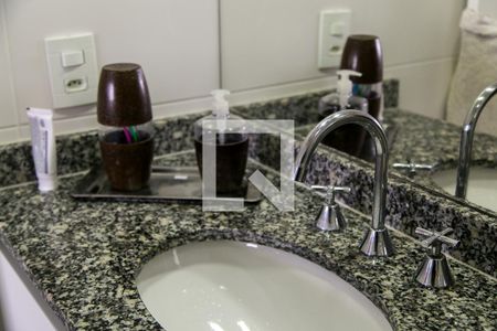 Apartamento à venda com 73m², 2 quartos e 1 vagaBanheiro da Suíte - Detalhe