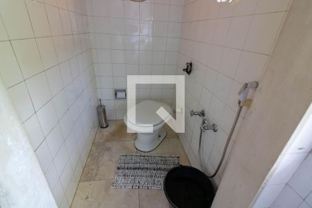 Casa à venda com 338m², 4 quartos e 2 vagasBanheiro 