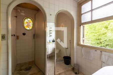 Casa à venda com 338m², 4 quartos e 2 vagasBanheiro 