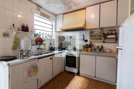 Casa à venda com 338m², 4 quartos e 2 vagasCozinha 