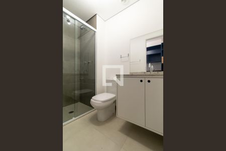 Banheiro de apartamento para alugar com 1 quarto, 30m² em Pinheiros, São Paulo