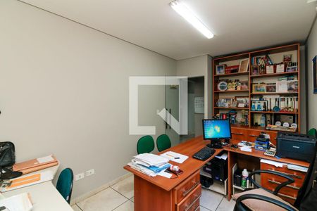 Casa à venda com 200m², 3 quartos e 2 vagas Casa à venda com 200m², 3 quartos e 2 vagasQuarto 5