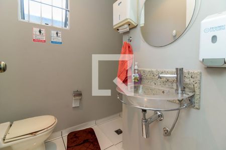 Casa à venda com 200m², 3 quartos e 2 vagas Casa à venda com 200m², 3 quartos e 2 vagasBanheiro Social 2