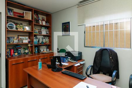 Casa à venda com 200m², 3 quartos e 2 vagas Casa à venda com 200m², 3 quartos e 2 vagasQuarto 5