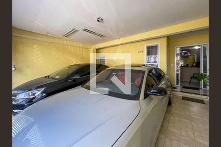 Casa à venda com 200m², 3 quartos e 2 vagas Casa à venda com 200m², 3 quartos e 2 vagasGaragem