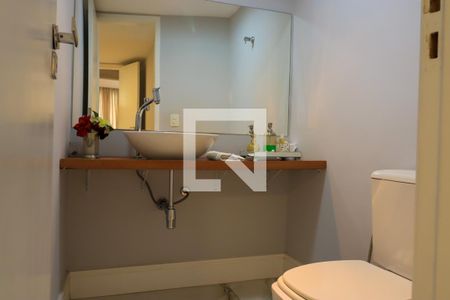 Apartamento à venda com 160m², 3 quartos e 3 vagas Apartamento à venda com 160m², 3 quartos e 3 vagasLavabo