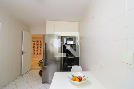 Apartamento à venda com 160m², 3 quartos e 3 vagas Apartamento à venda com 160m², 3 quartos e 3 vagasCozinha - Armários