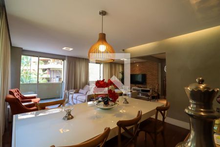 Apartamento à venda com 160m², 3 quartos e 3 vagas Apartamento à venda com 160m², 3 quartos e 3 vagasSala de Jantar