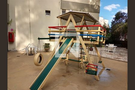 Apartamento à venda com 160m², 3 quartos e 3 vagas Apartamento à venda com 160m², 3 quartos e 3 vagasPlayground