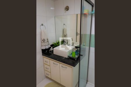 Apartamento à venda com 160m², 3 quartos e 3 vagas Apartamento à venda com 160m², 3 quartos e 3 vagasBanheiro da Suíte