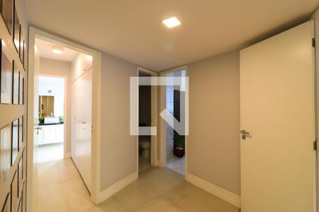 Apartamento à venda com 160m², 3 quartos e 3 vagas Apartamento à venda com 160m², 3 quartos e 3 vagasAcesso Área Íntima