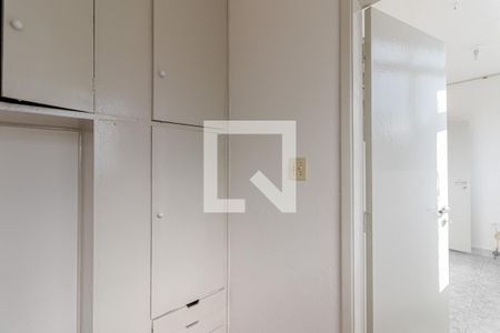 Apartamento à venda com 111m², 2 quartos e sem vagaQuarto de Serviço