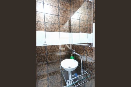Casa à venda com 350m², 4 quartos e 6 vagasBanheiro Social