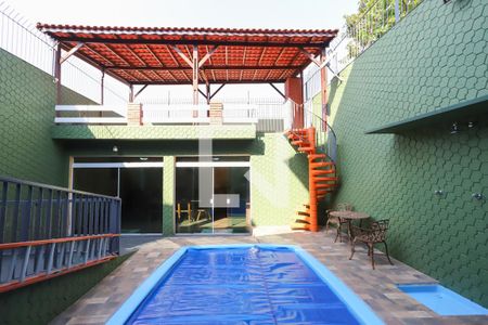 Casa à venda com 350m², 4 quartos e 6 vagasQuintal