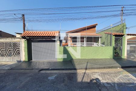 Casa à venda com 350m², 4 quartos e 6 vagasFachada