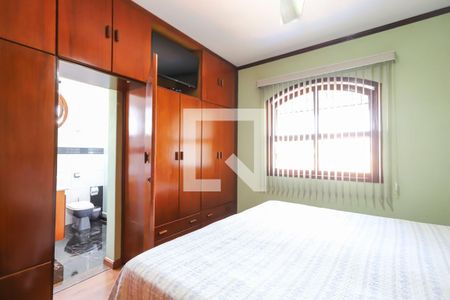 Casa à venda com 350m², 4 quartos e 6 vagasSuíte 2