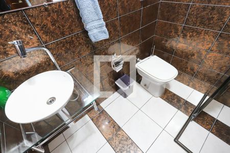Casa à venda com 350m², 4 quartos e 6 vagasBanheiro Social