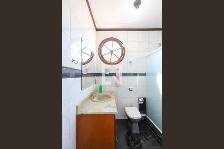 Casa à venda com 350m², 4 quartos e 6 vagasBanheiro da Suíte 2