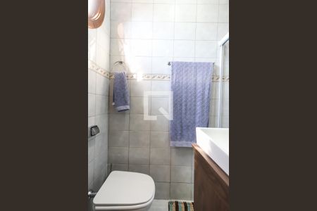 Casa à venda com 350m², 4 quartos e 6 vagasBanheiro da Suíte 1