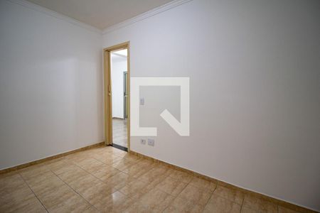 Quarto 1 de apartamento para alugar com 2 quartos, 47m² em Vila Carmosina, São Paulo