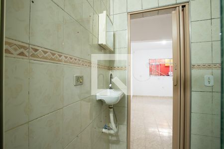 Banheiro de casa para alugar com 1 quarto, 31m² em Parque Císper, São Paulo