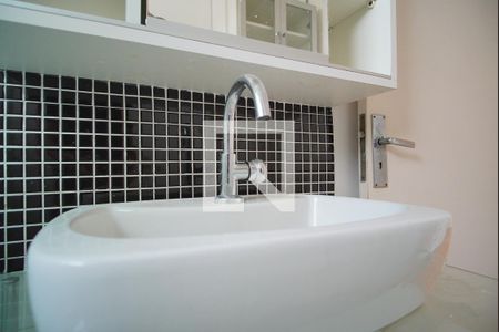 Apartamento para alugar com 75m², 2 quartos e sem vagaBanheiro 