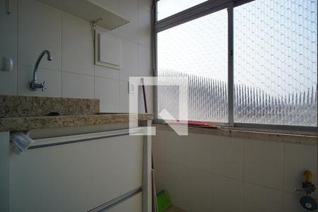 Apartamento para alugar com 75m², 2 quartos e sem vagaCozinha e Área de Serviço