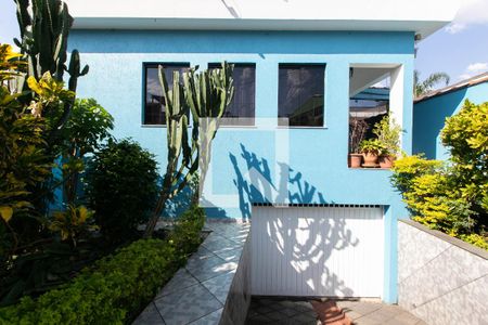 Casa para alugar com 245m², 4 quartos e 4 vagas Casa para alugar com 245m², 4 quartos e 4 vagasÁrea Externa