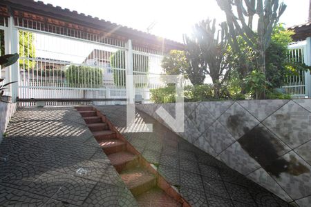 Casa para alugar com 245m², 4 quartos e 4 vagas Casa para alugar com 245m², 4 quartos e 4 vagasEntrada da Garagem