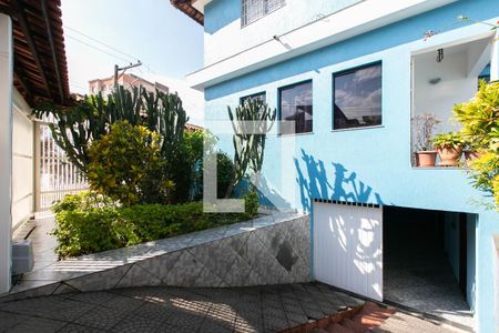 Casa para alugar com 245m², 4 quartos e 4 vagas Casa para alugar com 245m², 4 quartos e 4 vagasÁrea Externa