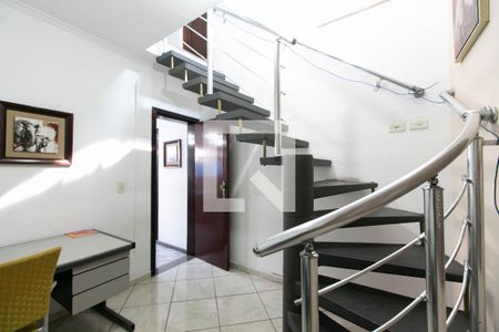 Casa para alugar com 245m², 4 quartos e 4 vagas Casa para alugar com 245m², 4 quartos e 4 vagasEscritório