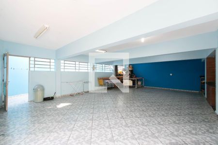 Casa para alugar com 245m², 4 quartos e 4 vagas Casa para alugar com 245m², 4 quartos e 4 vagasGaragem