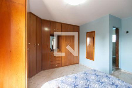 Casa para alugar com 245m², 4 quartos e 4 vagas Casa para alugar com 245m², 4 quartos e 4 vagasSuíte 1