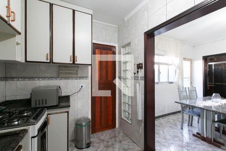Casa para alugar com 245m², 4 quartos e 4 vagas Casa para alugar com 245m², 4 quartos e 4 vagasCozinha - Armários