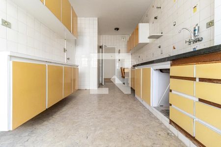 Apartamento à venda com 142m², 3 quartos e 1 vaga Apartamento à venda com 142m², 3 quartos e 1 vagaCozinha - Armários