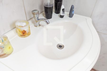 Casa à venda com 200m², 3 quartos e 4 vagasBanheiro 