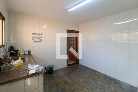 Casa à venda com 110m², 2 quartos e 4 vagas Casa à venda com 110m², 2 quartos e 4 vagasCozinha