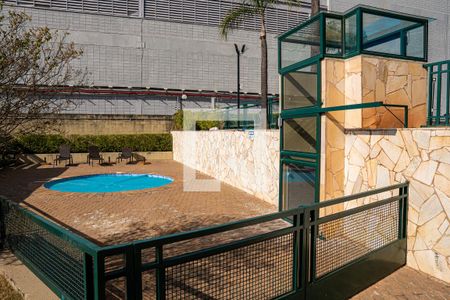 Apartamento à venda com 70m², 3 quartos e 2 vagas Apartamento à venda com 70m², 3 quartos e 2 vagasÁrea comum - Piscina