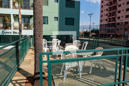 Apartamento à venda com 70m², 3 quartos e 2 vagas Apartamento à venda com 70m², 3 quartos e 2 vagasÁrea comum - Piscina