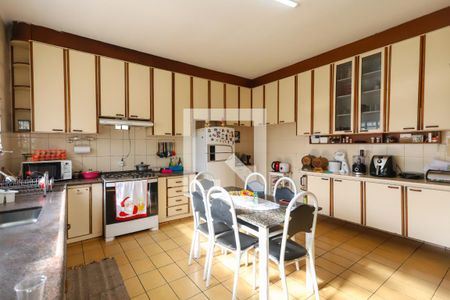 Casa à venda com 450m², 4 quartos e 2 vagasCozinha