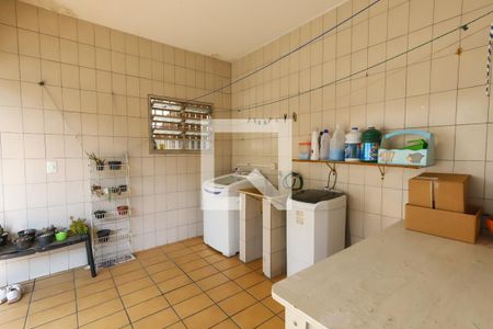 Casa à venda com 450m², 4 quartos e 2 vagasLavanderia