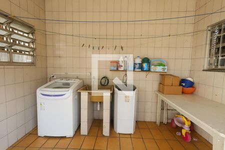 Casa à venda com 450m², 4 quartos e 2 vagasLavanderia