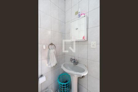 Casa à venda com 450m², 4 quartos e 2 vagasBanheiro da Suíte 2